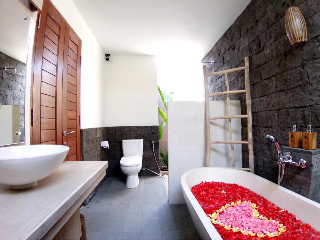 Three Gold Luxury Private Villas Ubud Extérieur photo